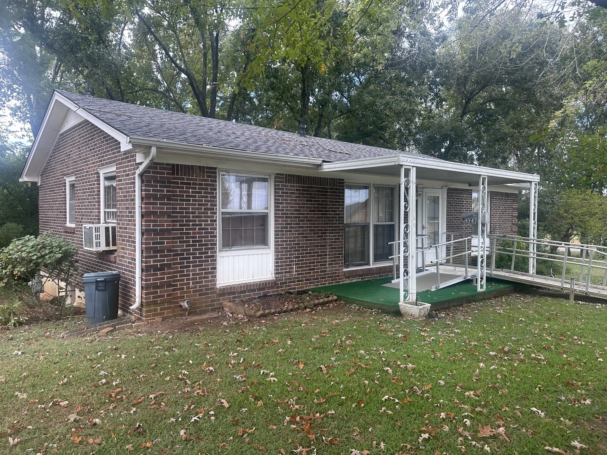 323 Randall St