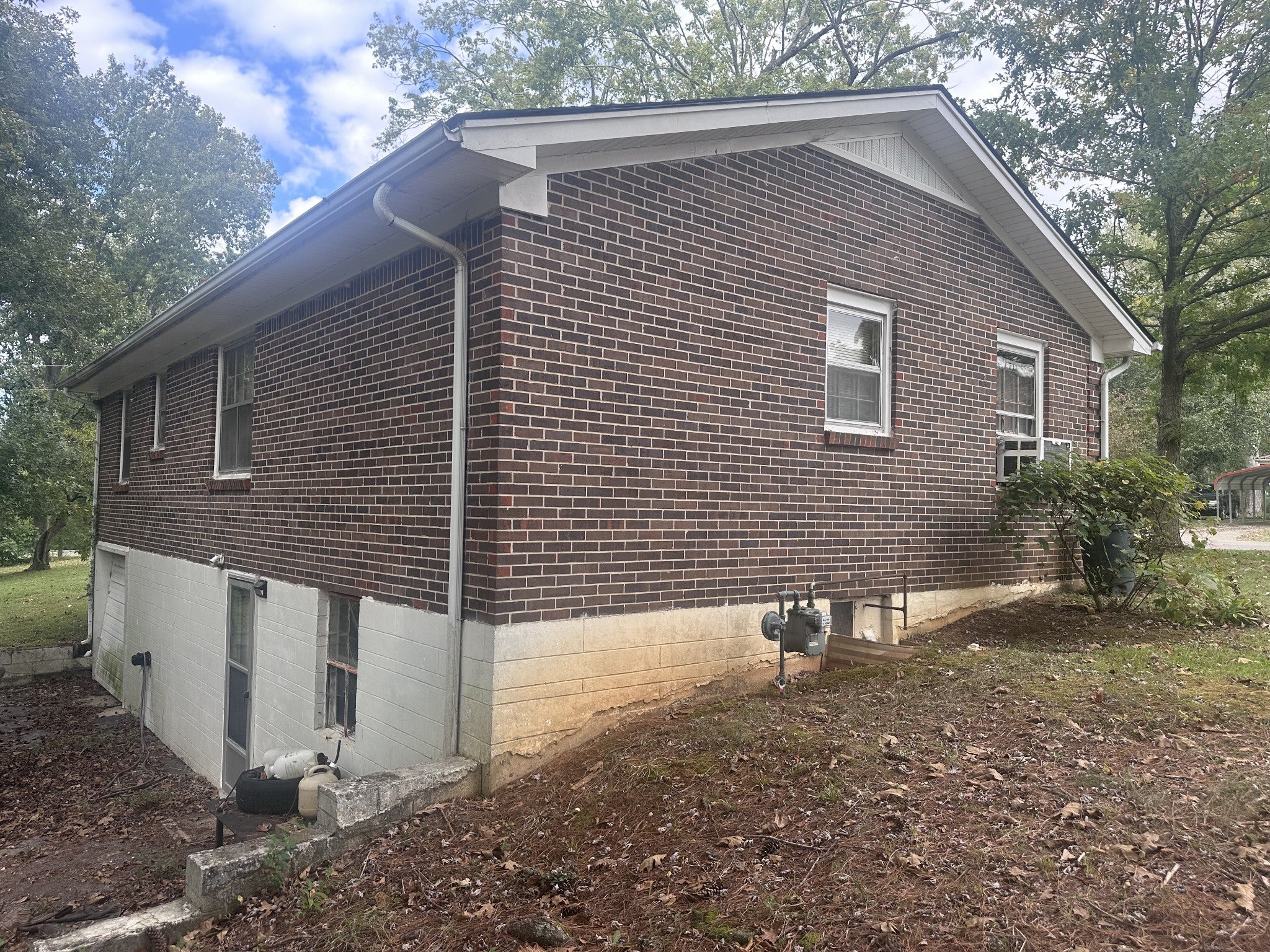 323 Randall St