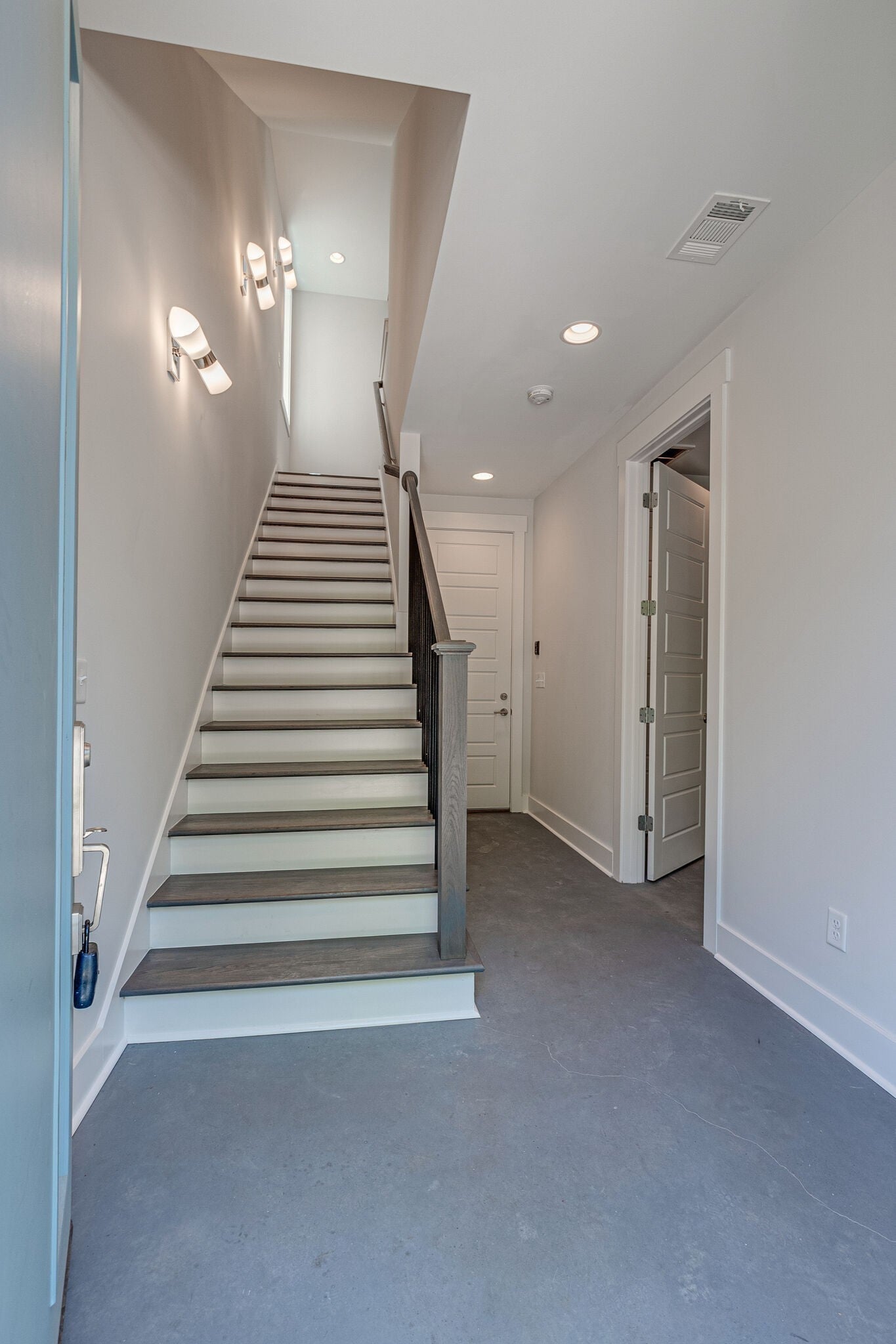 120 Marie St