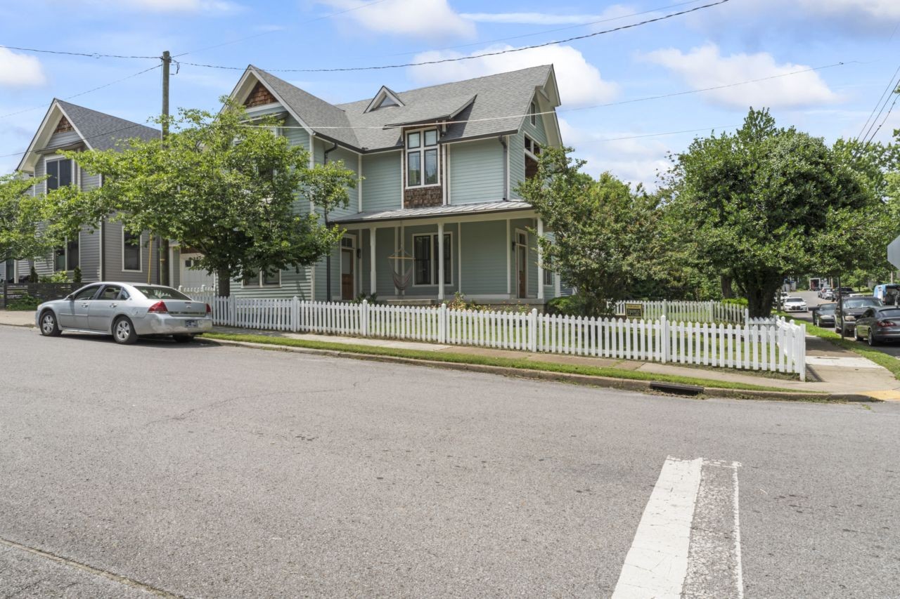 2115 Grantland Ave
