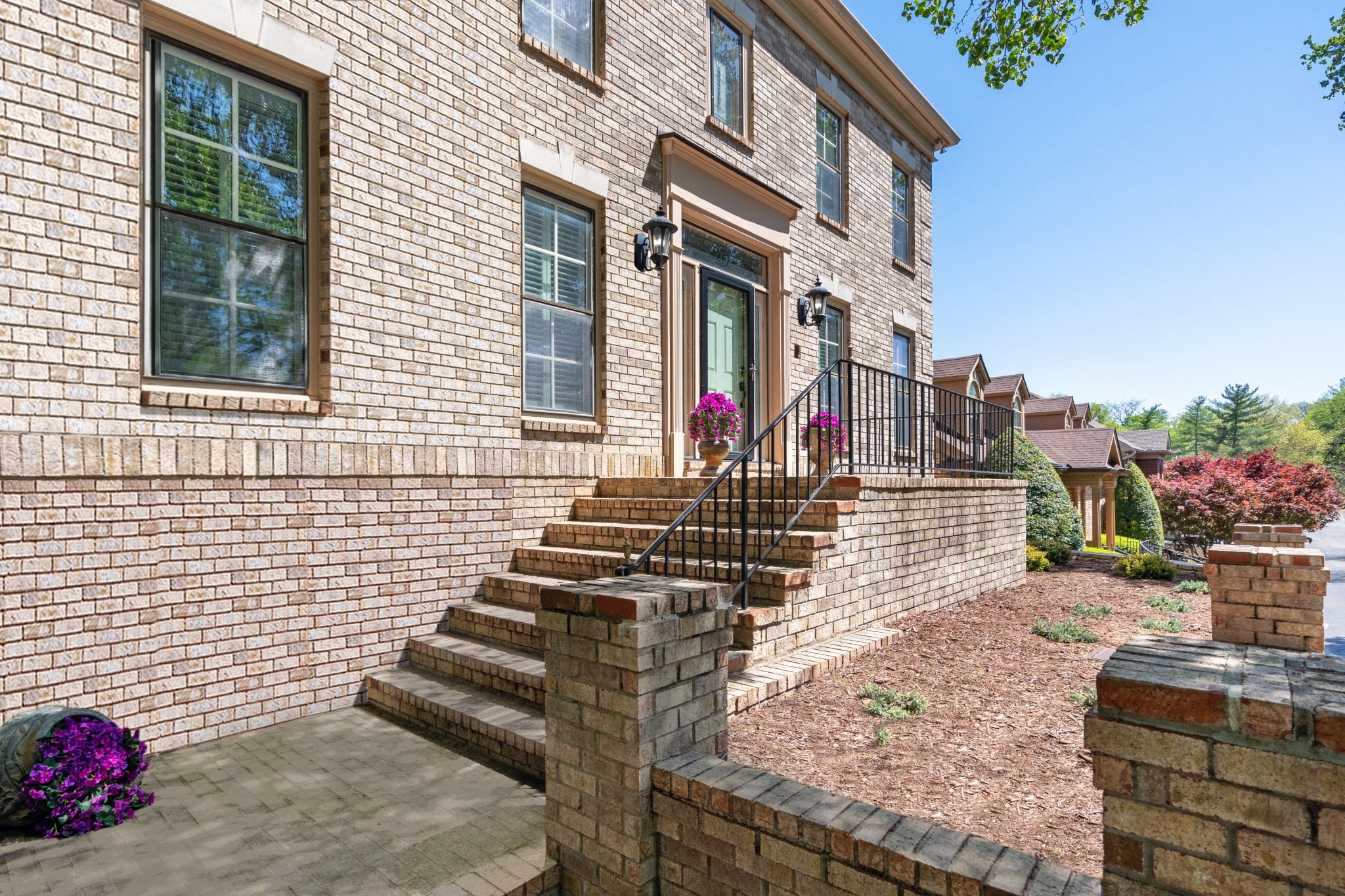 235 Burlington Pl