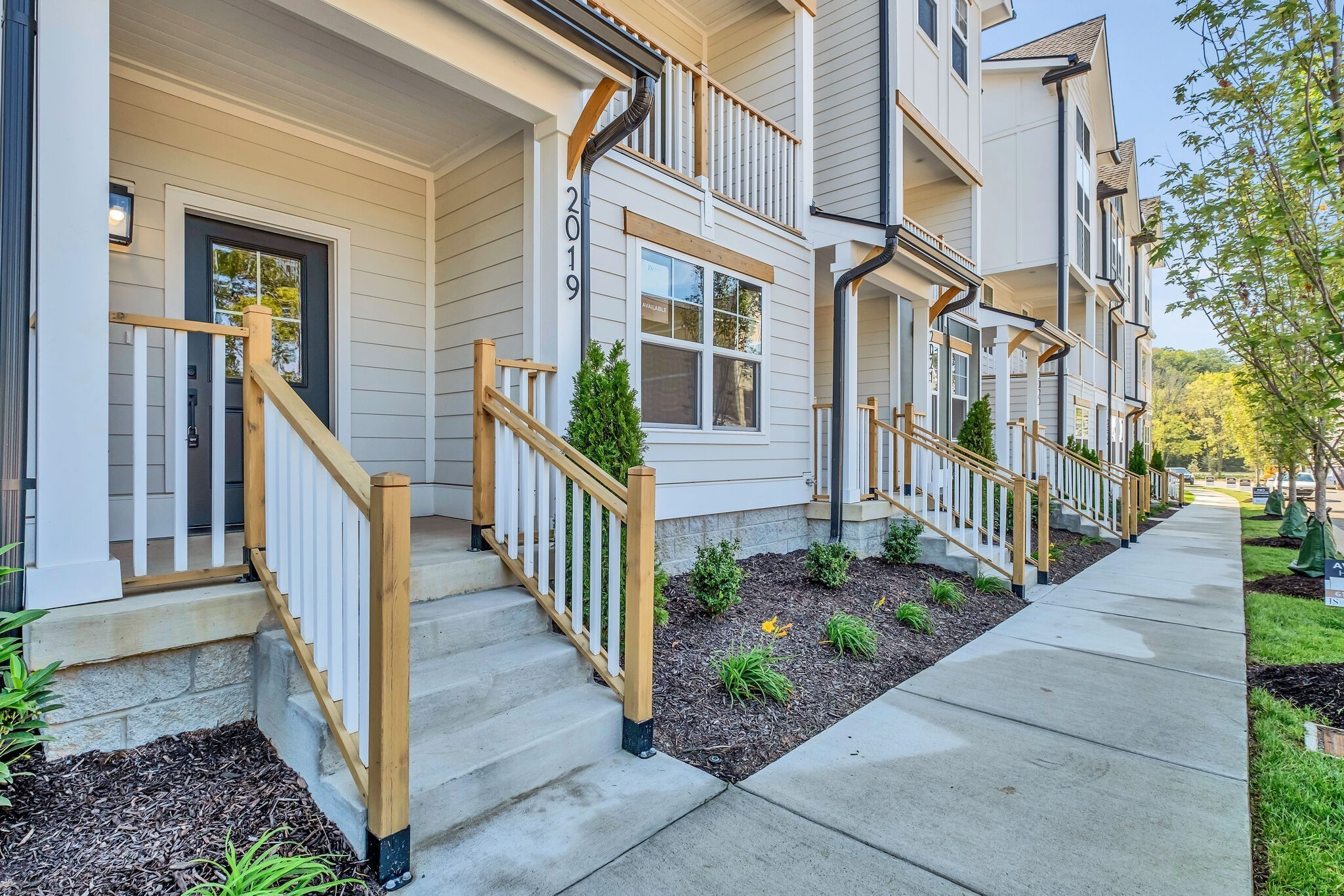2019 Maple View Ln