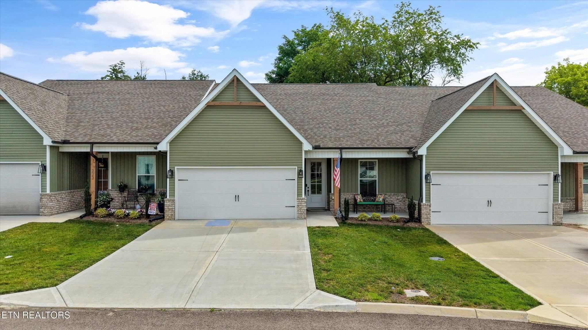233 Elise Way