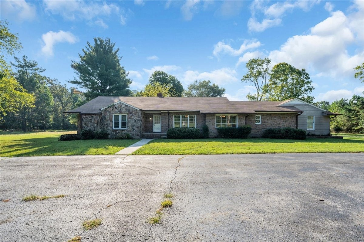 219 Cat Creek Rd