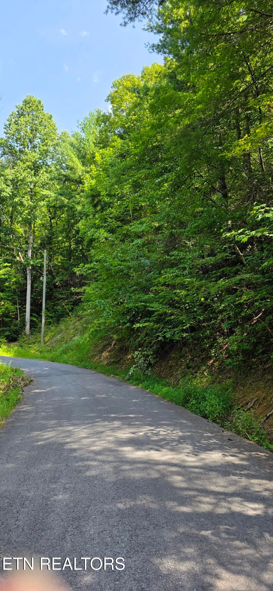 24 Sugar Maple Loop Rd