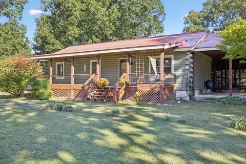 Photo of 173 Swiss Rd, Hohenwald, TN 38462 (MLS # 3015017)