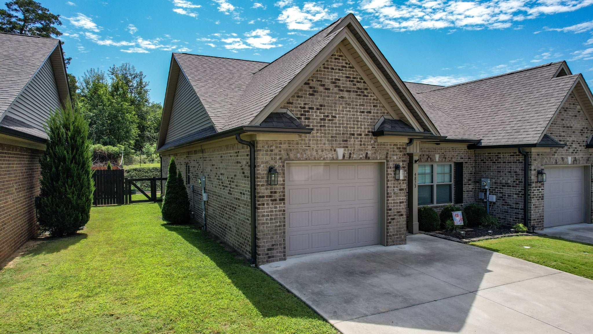 4833 Grove Park Dr NE