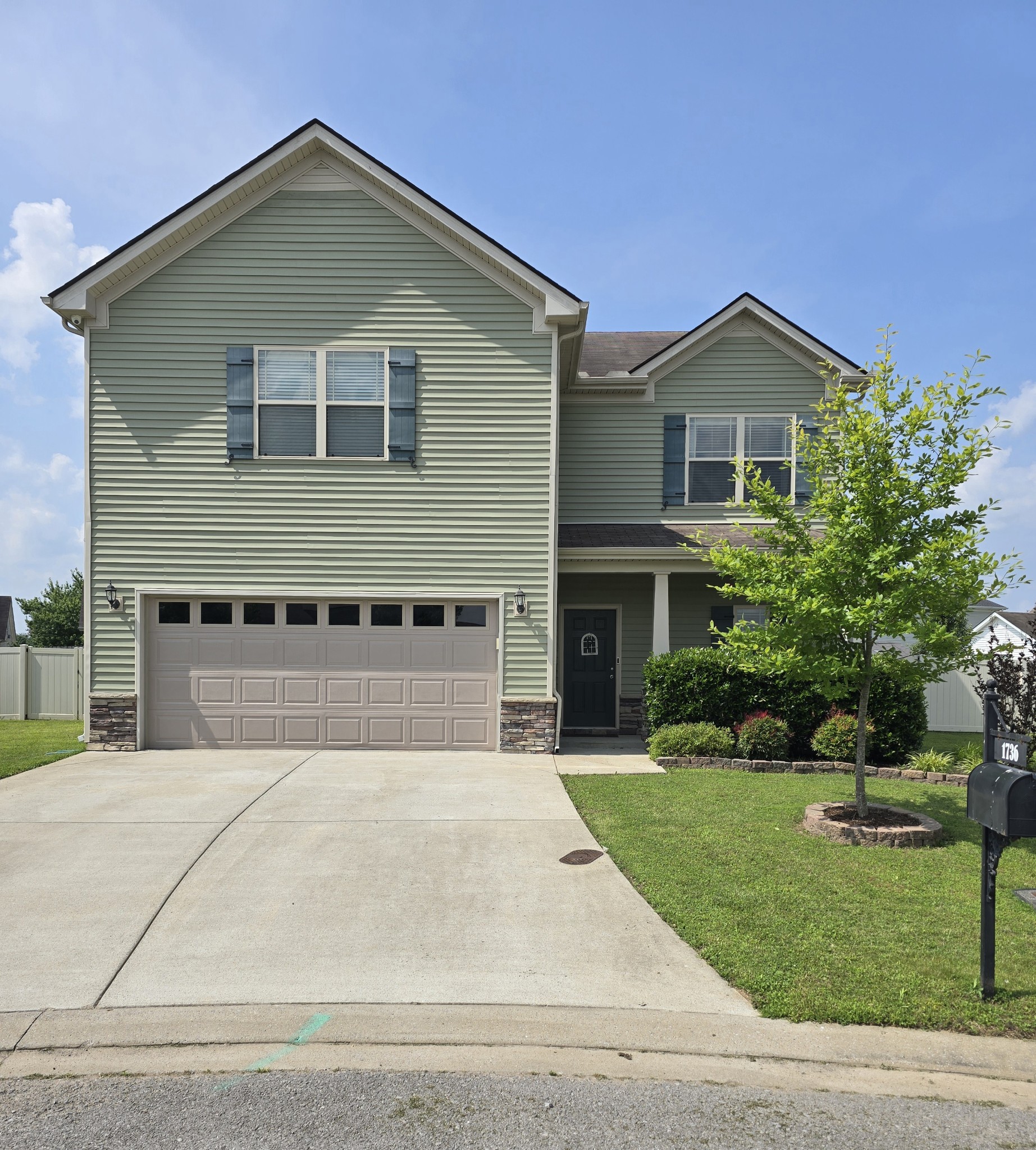 1736 Bellamy Ln