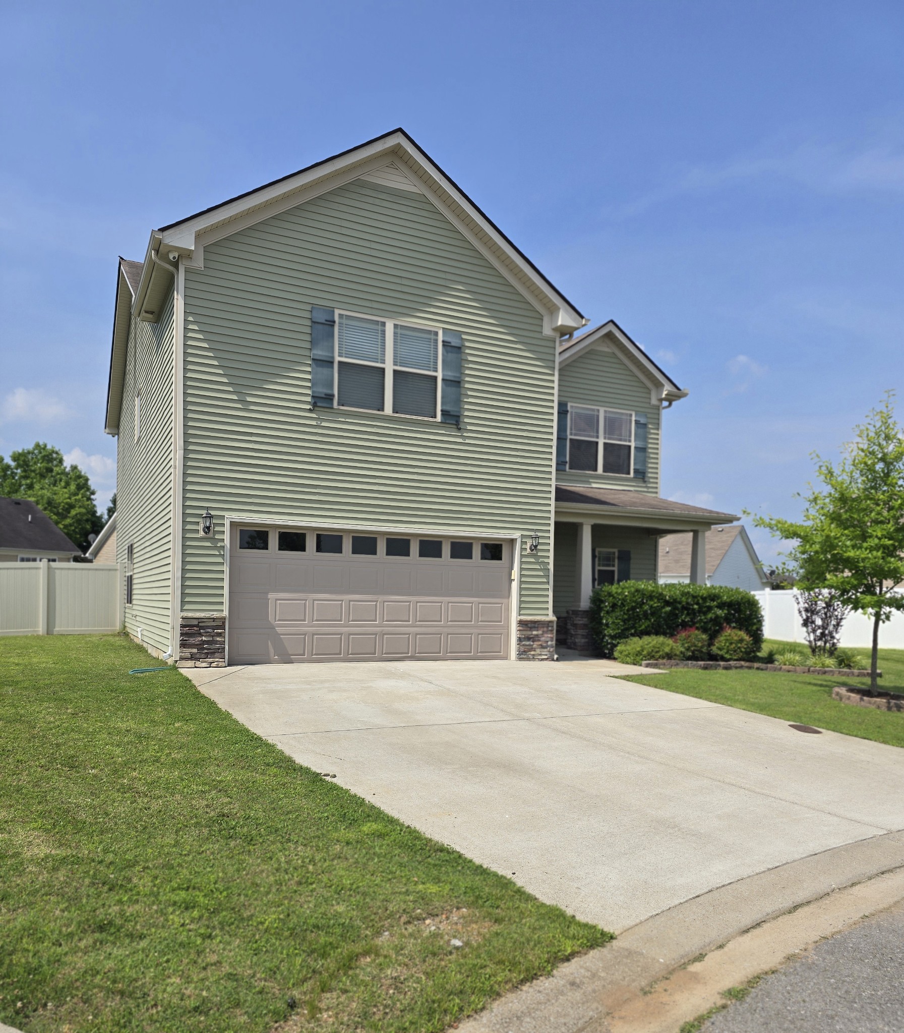1736 Bellamy Ln