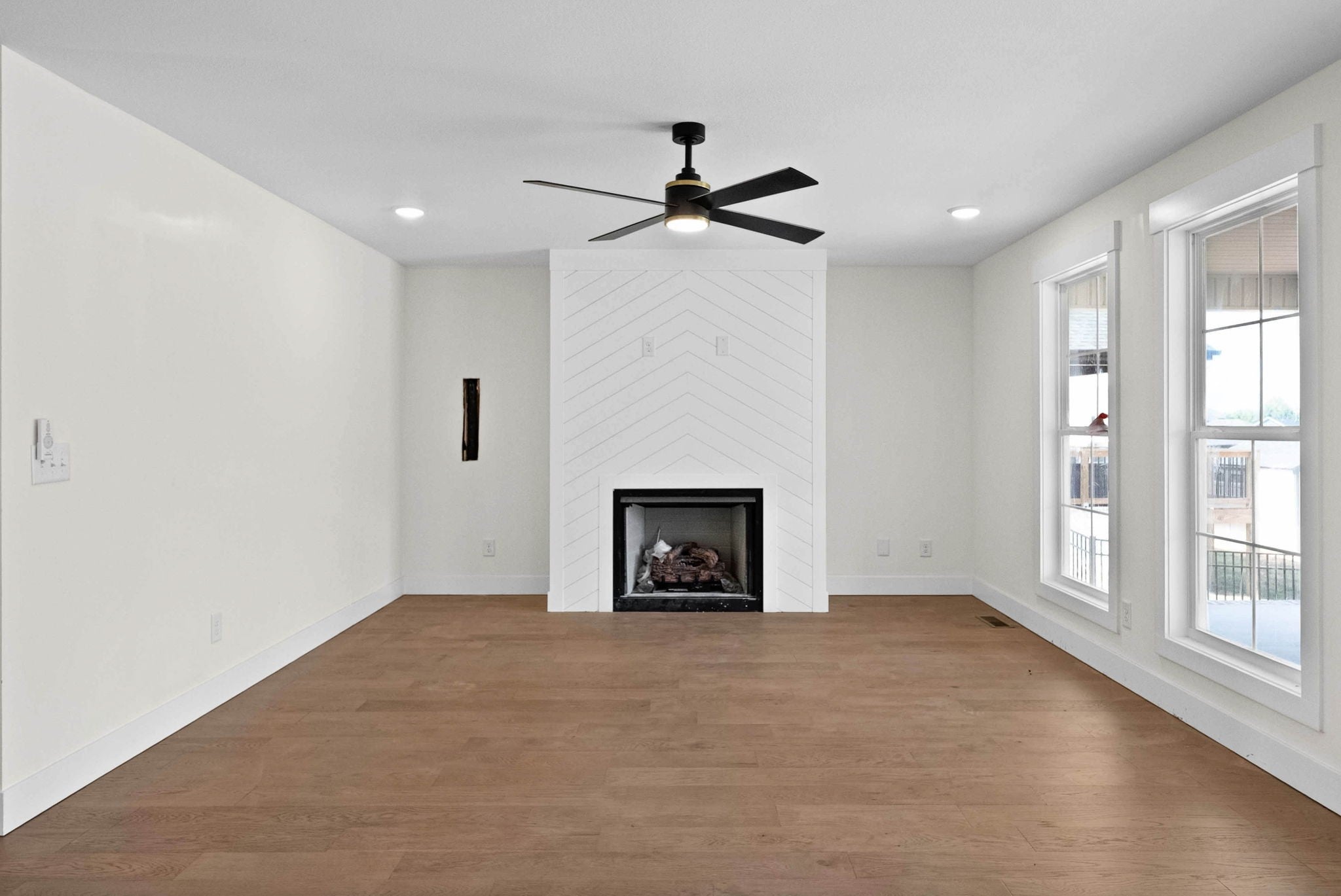 925 Bankside Dr