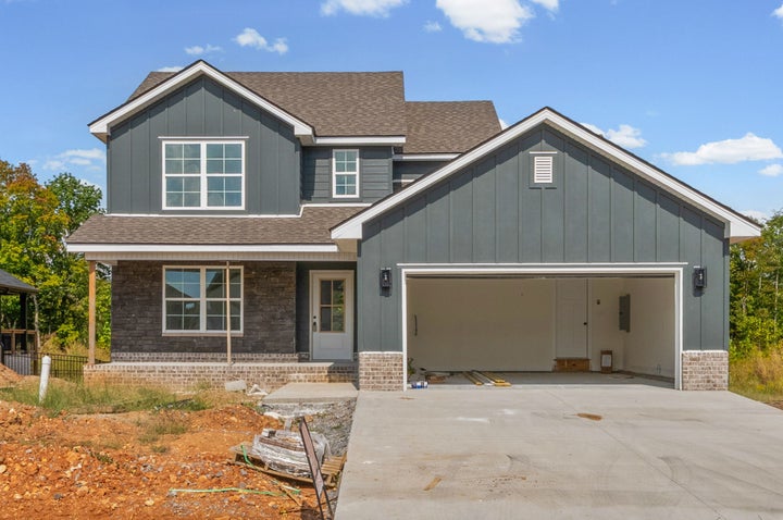 Photo 1 of 43 — 925 Bankside Dr, Clarksville, TN 37043