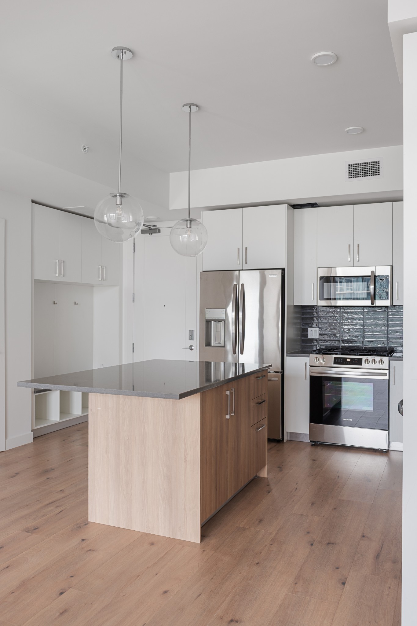 1212 Demonbreun St A12 (N)