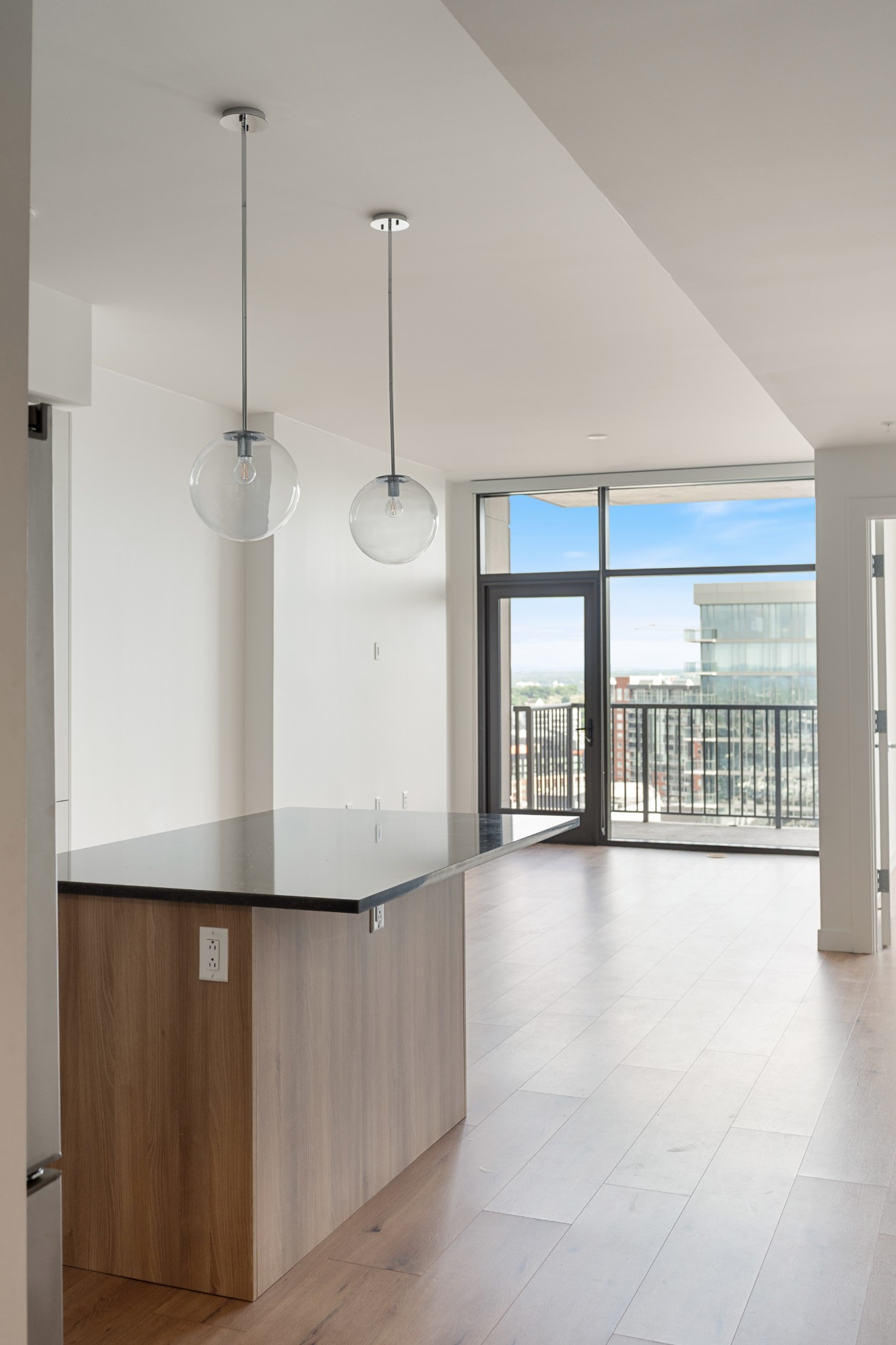 1212 Demonbreun St A12 (N)