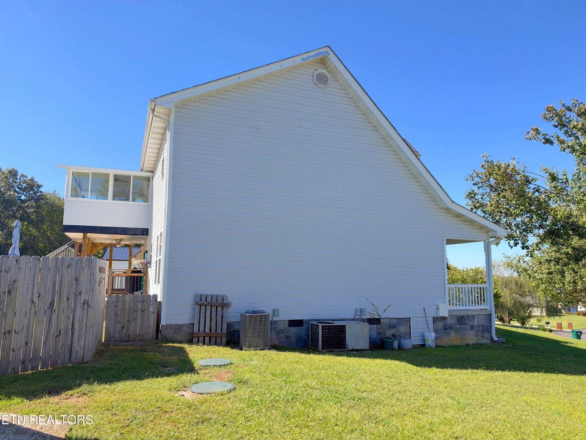 2833 English Valley Lane