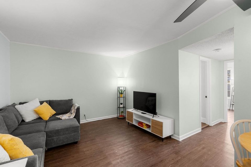 2325 Elliston Pl 410