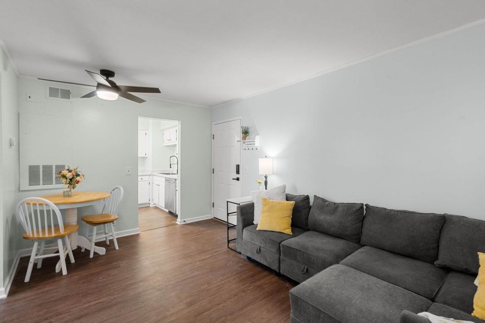 2325 Elliston Pl 410