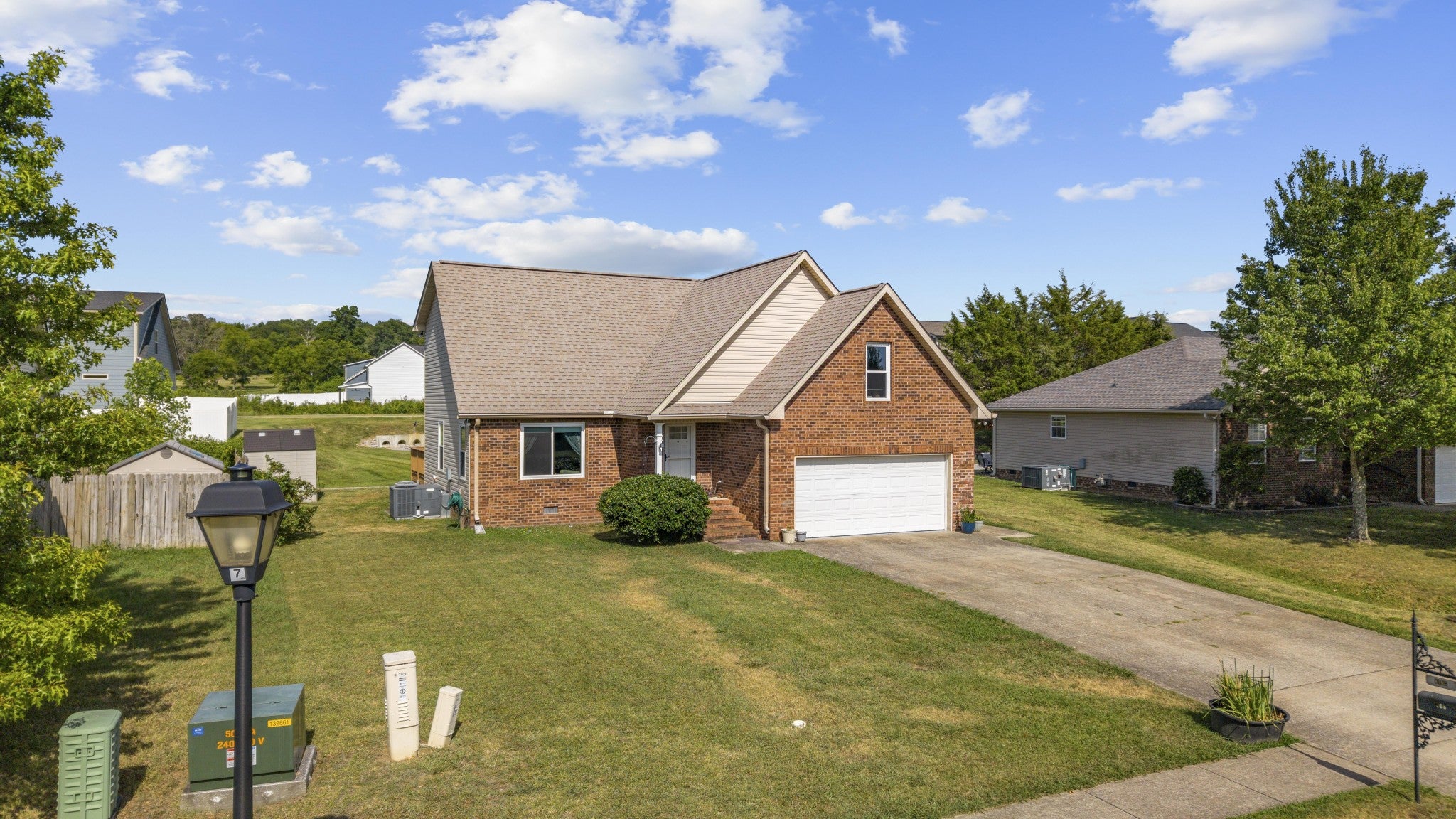 105 Bonnie Oak Dr