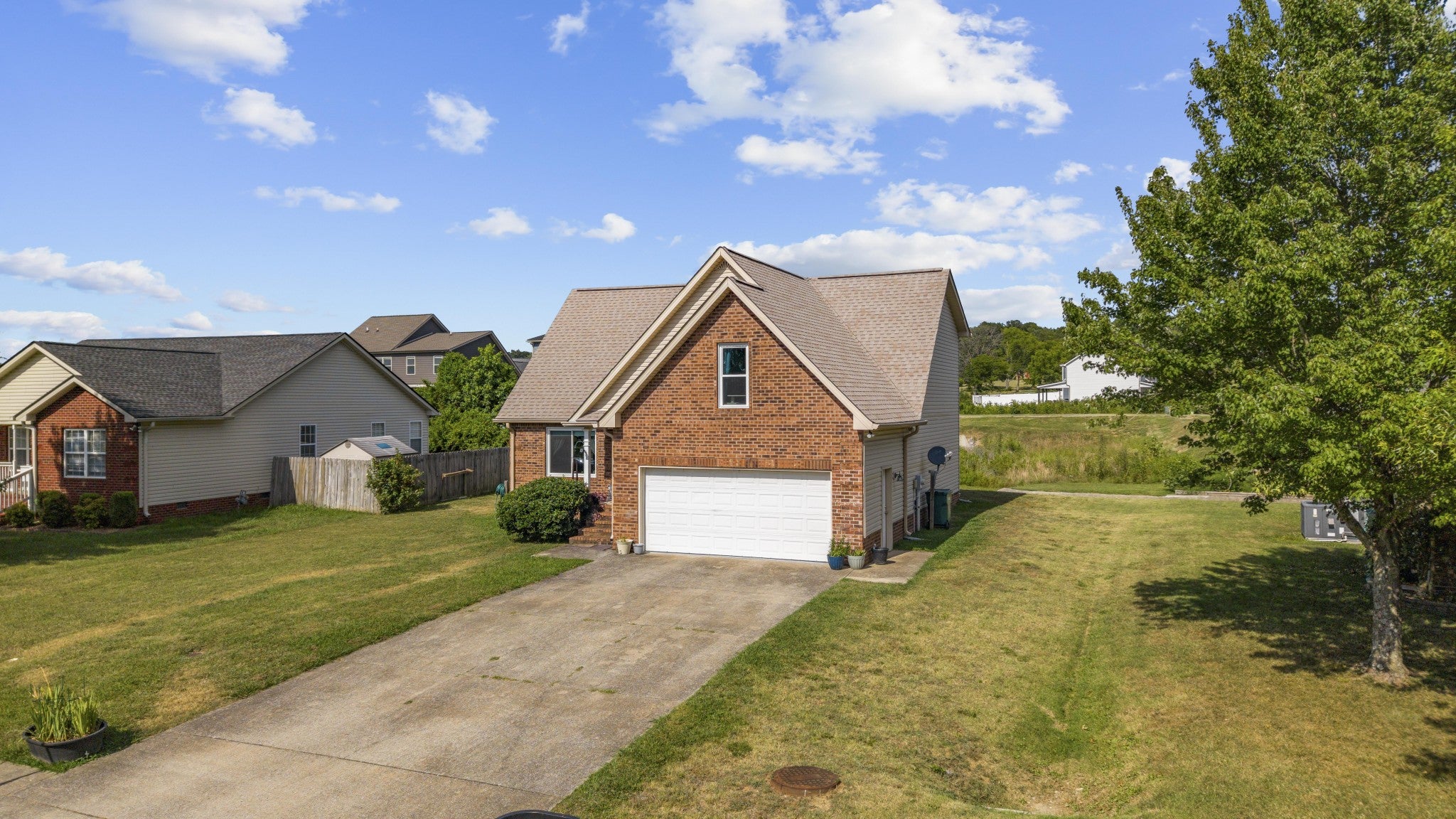 105 Bonnie Oak Dr
