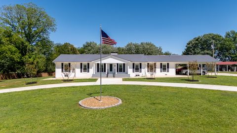1448 Baker Ln Lawrenceburg TN 38464