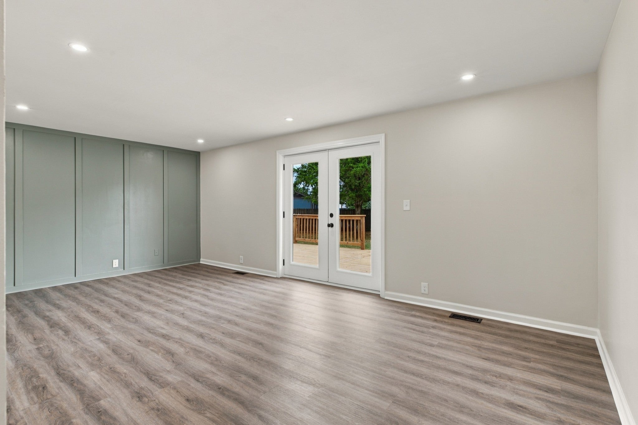 406 Pony Dr