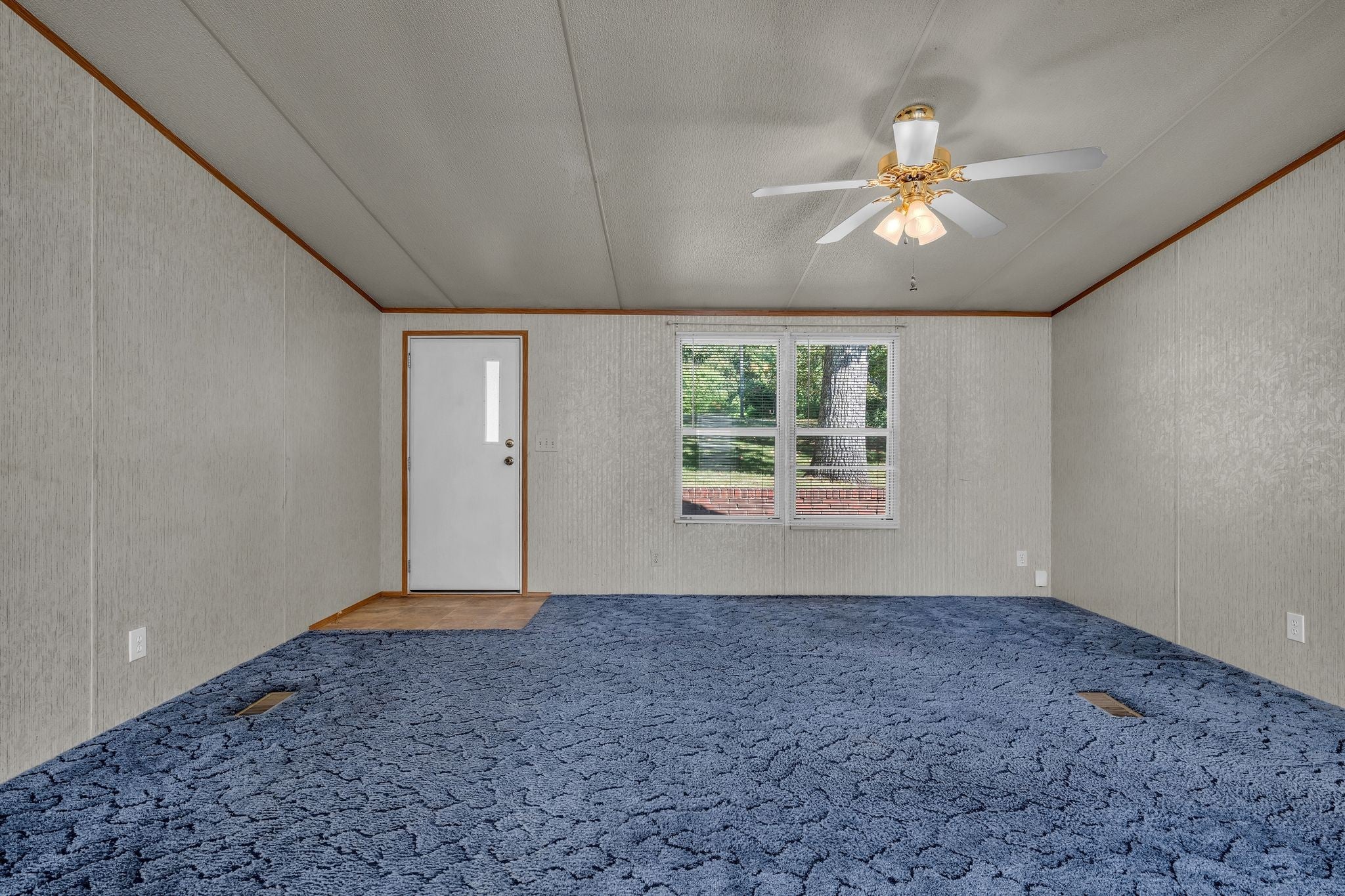 1066 Paula Ln