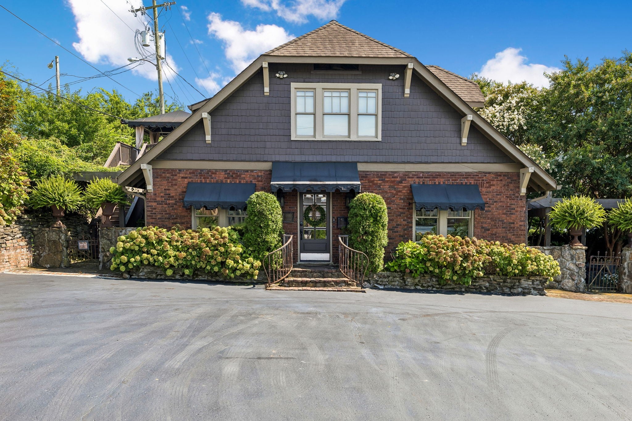707 Inverness Ave