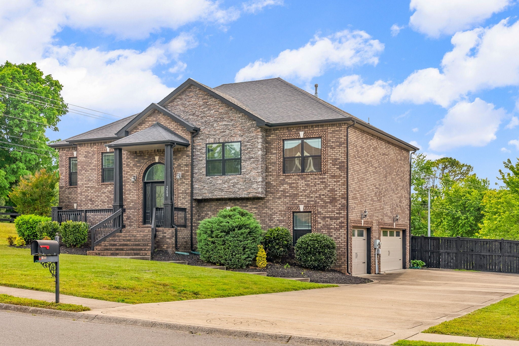 2200 Ellington Gait Dr
