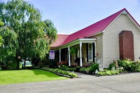 404 S Church St Adams TN 37010
