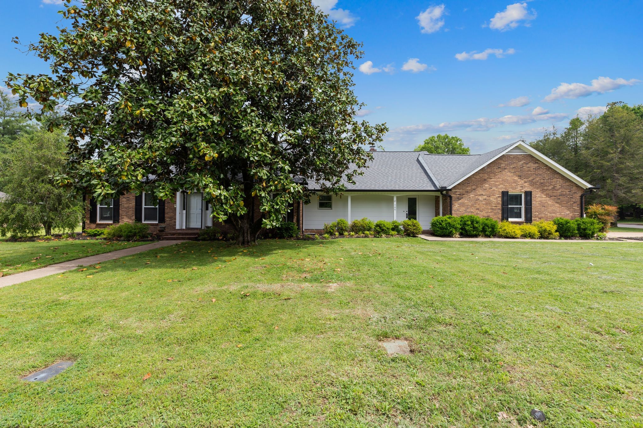 706 N Rutherford Blvd