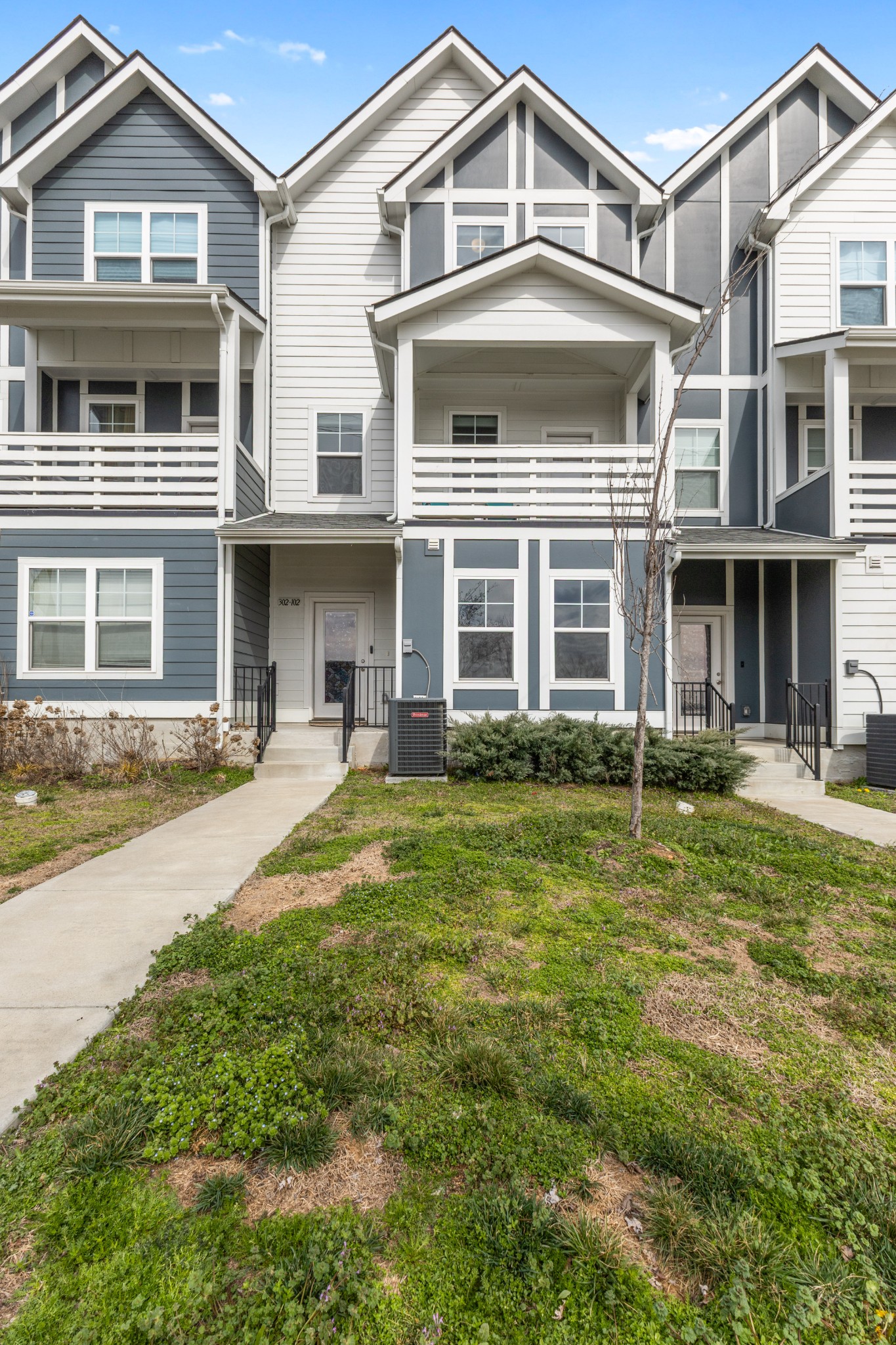 302 Williams Ave 102