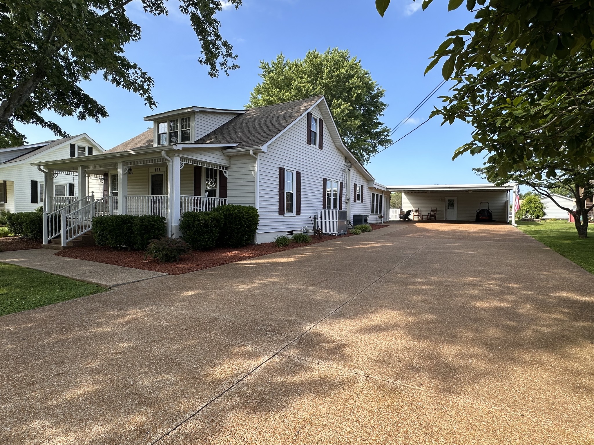 108 King St