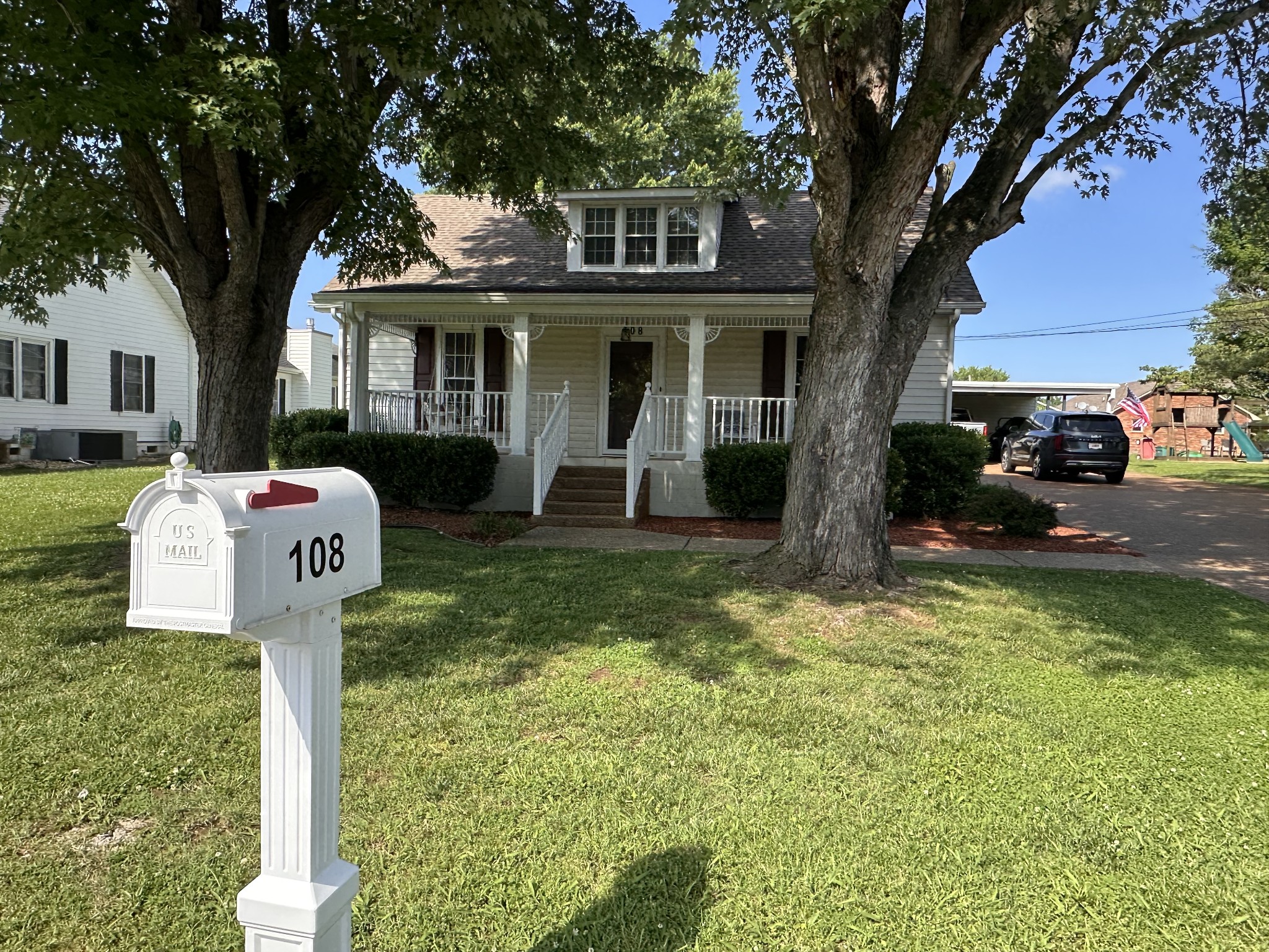 108 King St