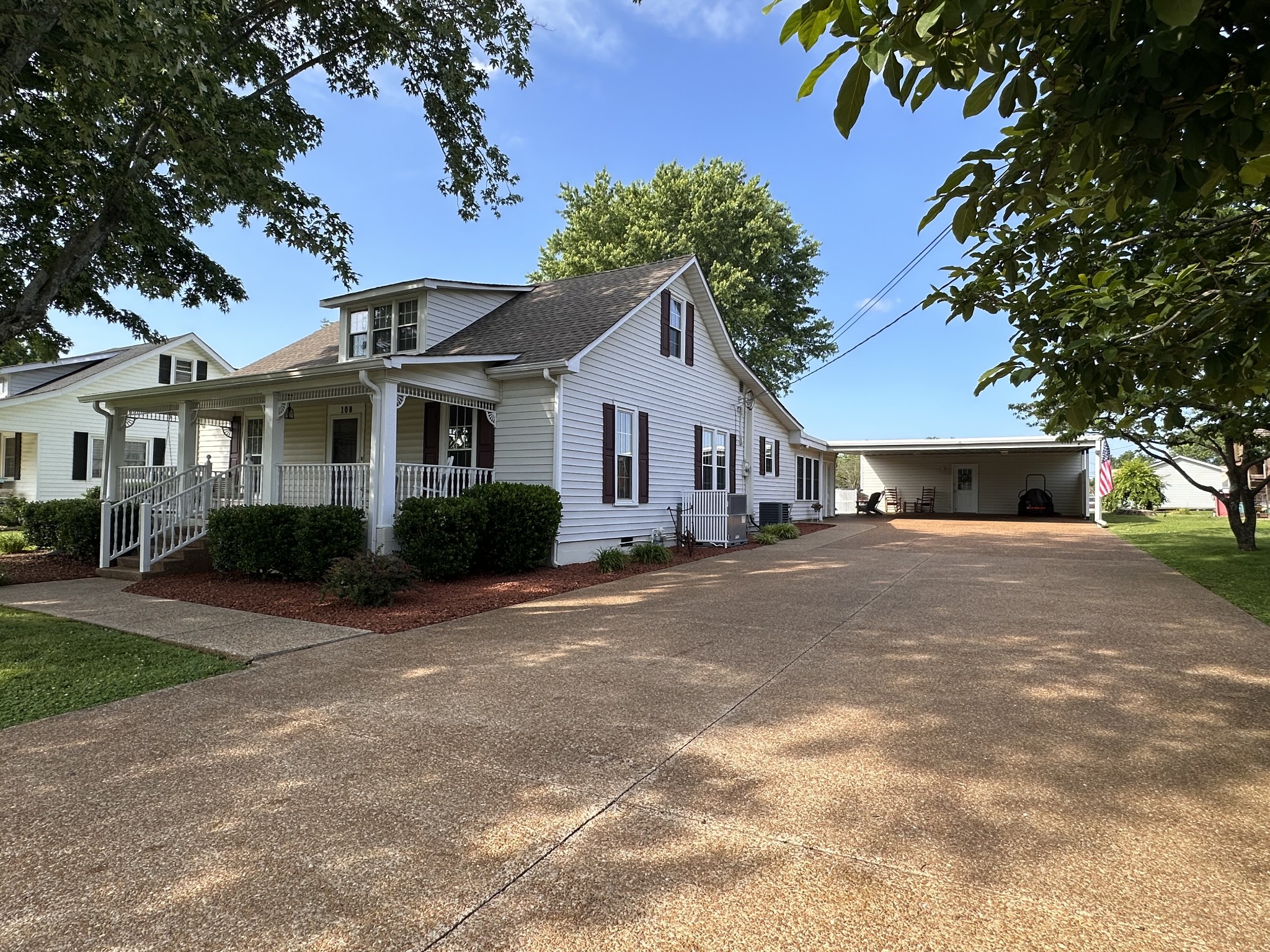 108 King St