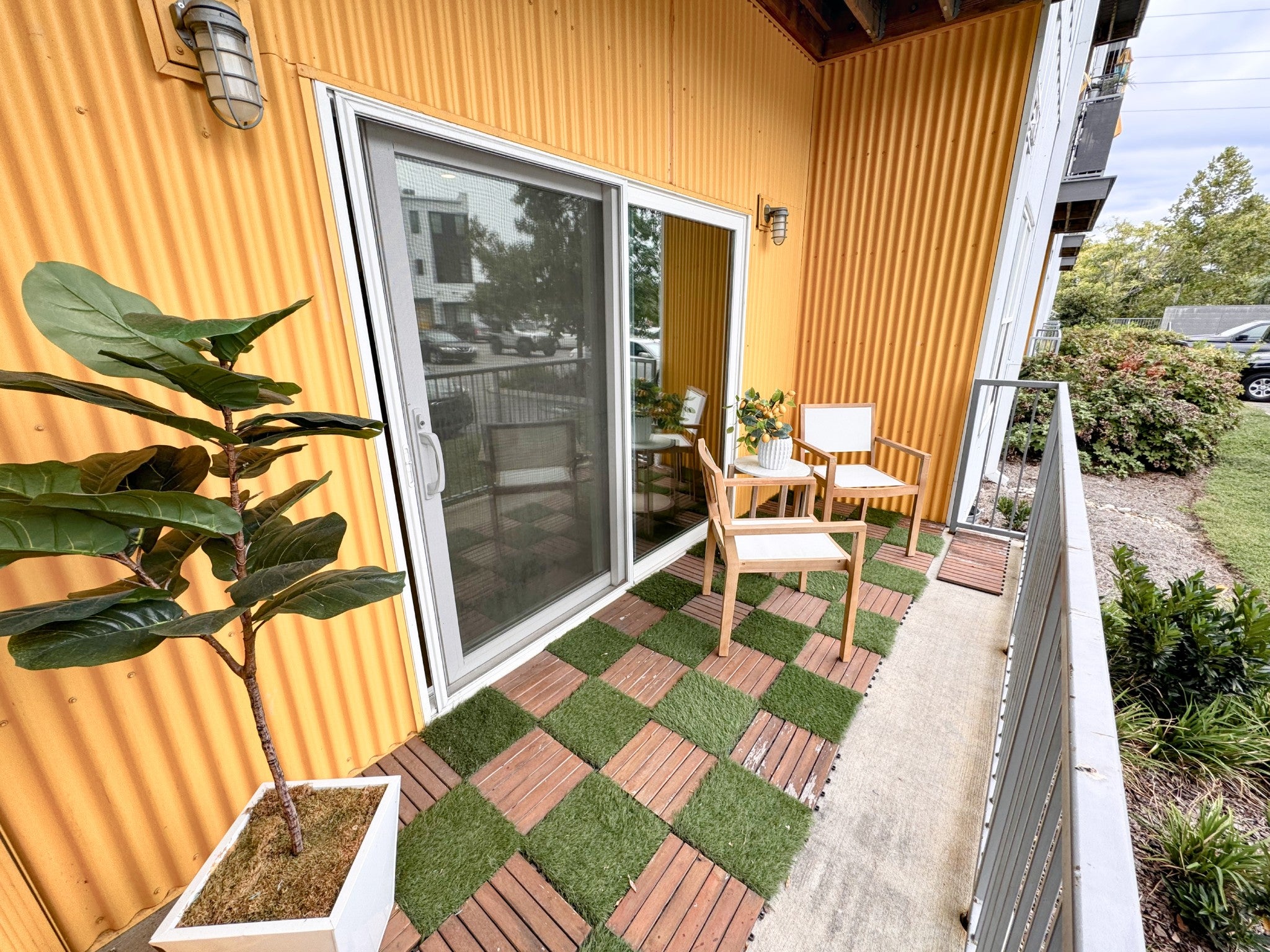 400 Herron Dr 113