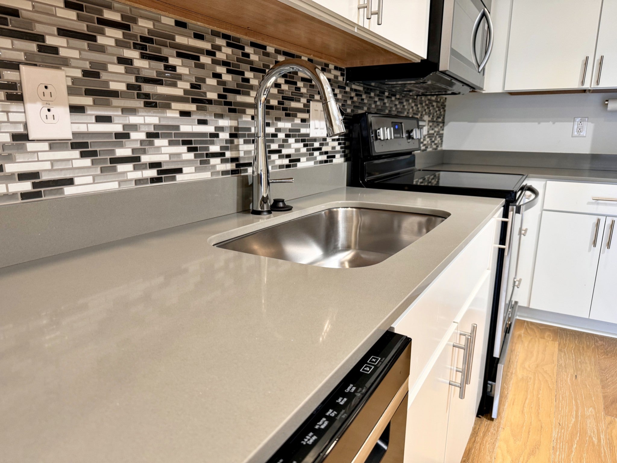 400 Herron Dr 113