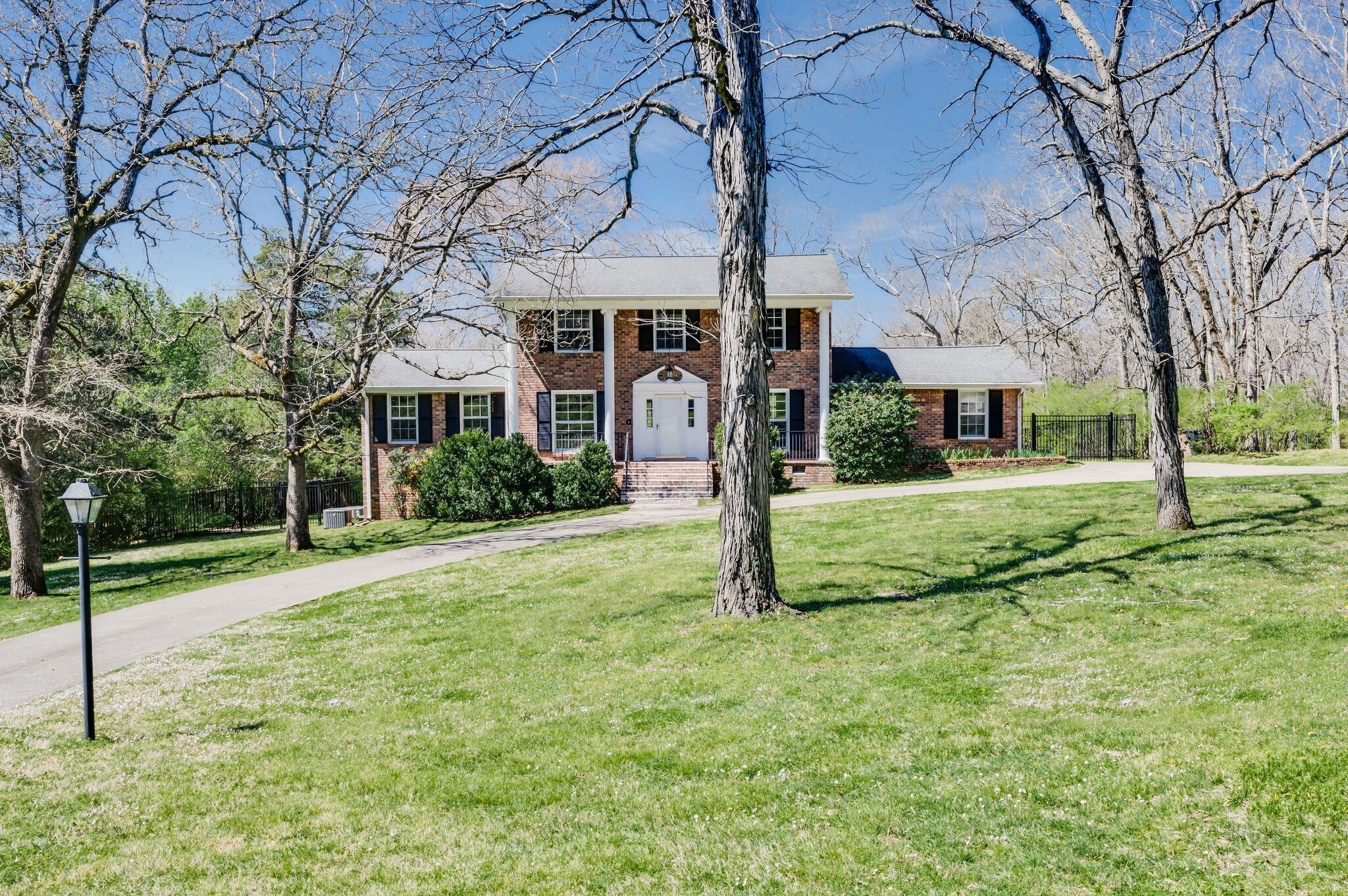 4.0-bed rental at 795 Greeley Dr