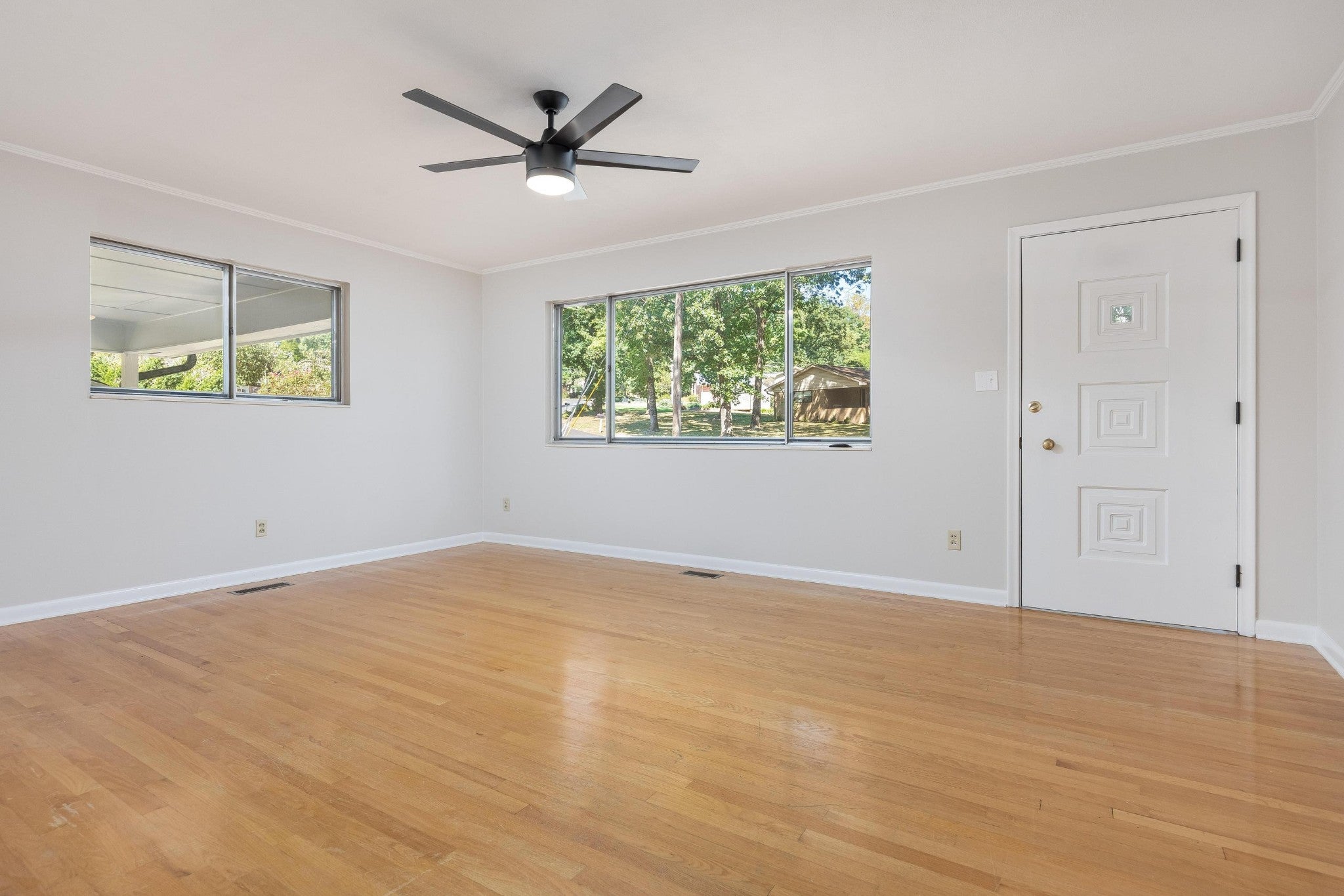 1109 Peerless Dr NW
