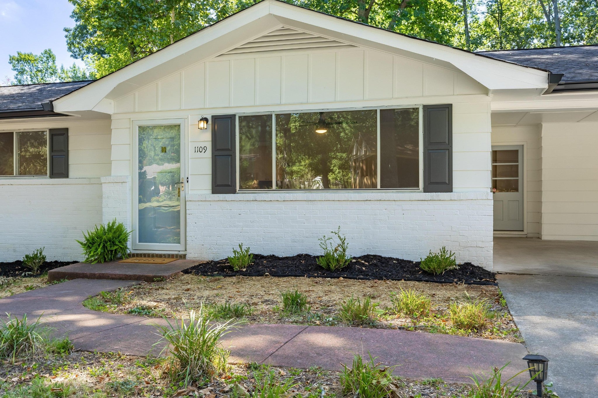 1109 Peerless Dr NW
