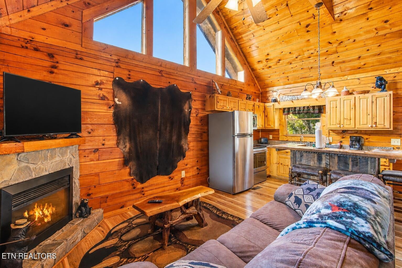 570 Country Oaks Drive