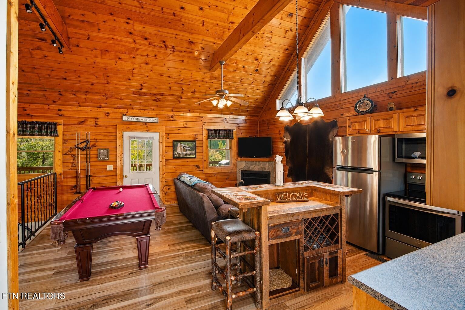 570 Country Oaks Drive