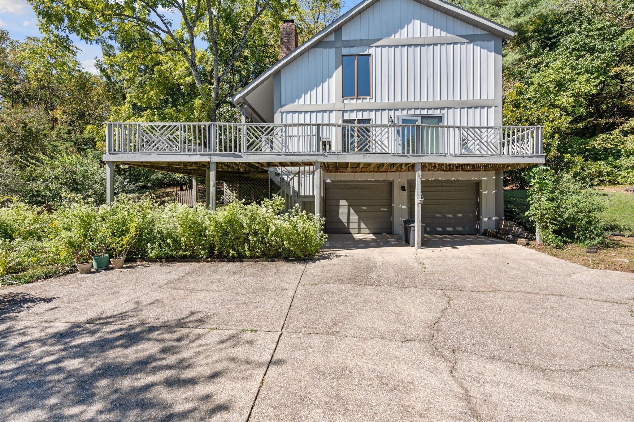 1440 Lewisburg Pike