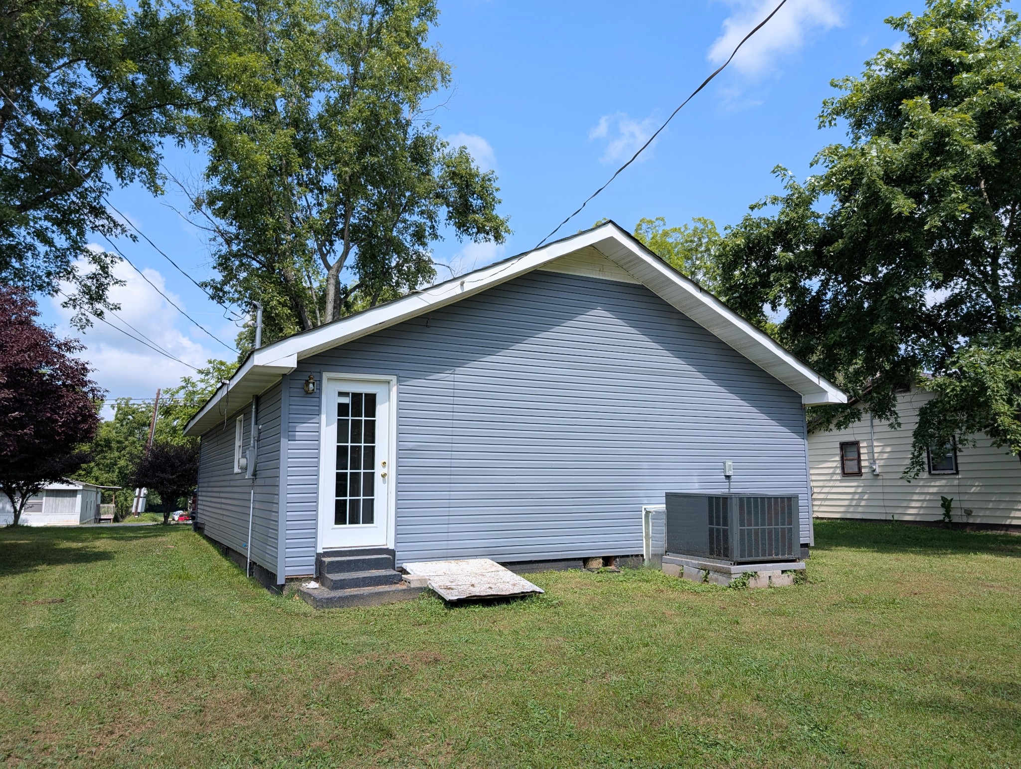 406 Horton St