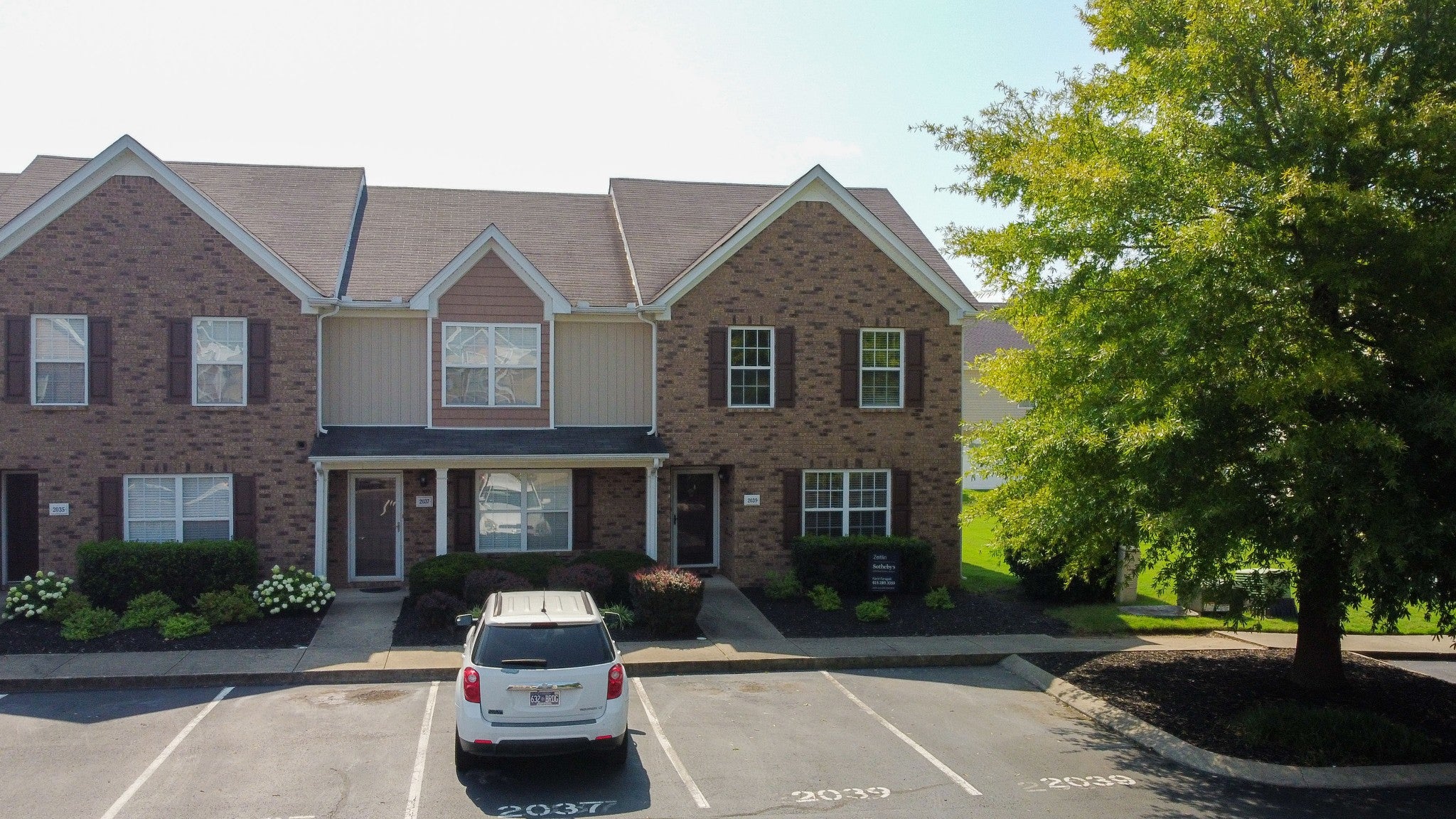 2039 Victory Gallop Ln