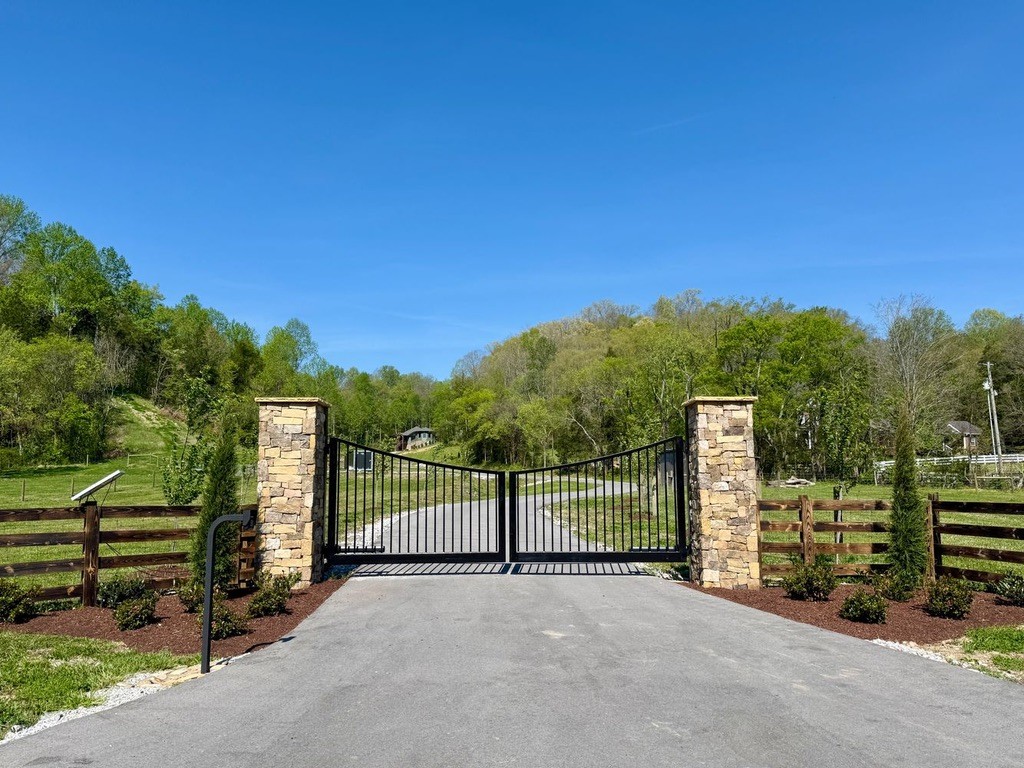 1751 Cayce Springs Rd