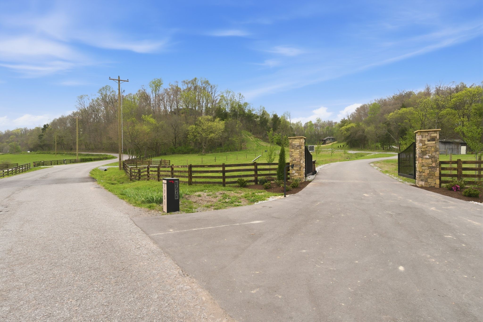 1751 Cayce Springs Rd