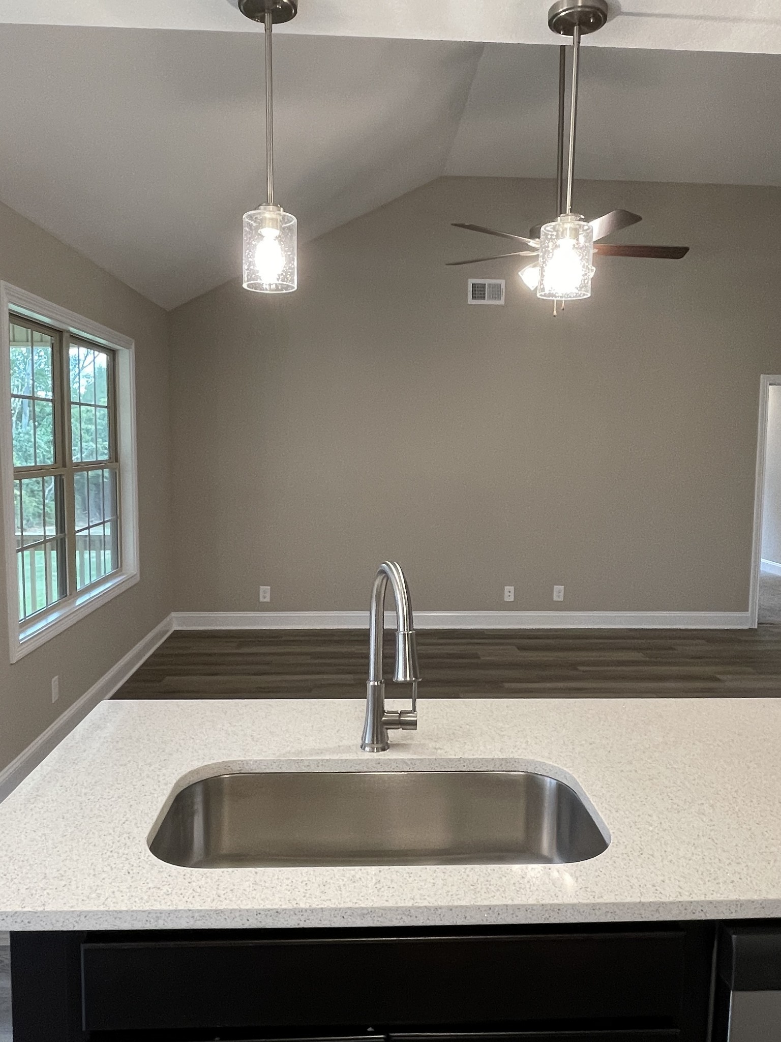 Clarksville, Tennessee 37040, United States, 3 Bedrooms Bedrooms, ,2 BathroomsBathrooms,Residential,Active,235272