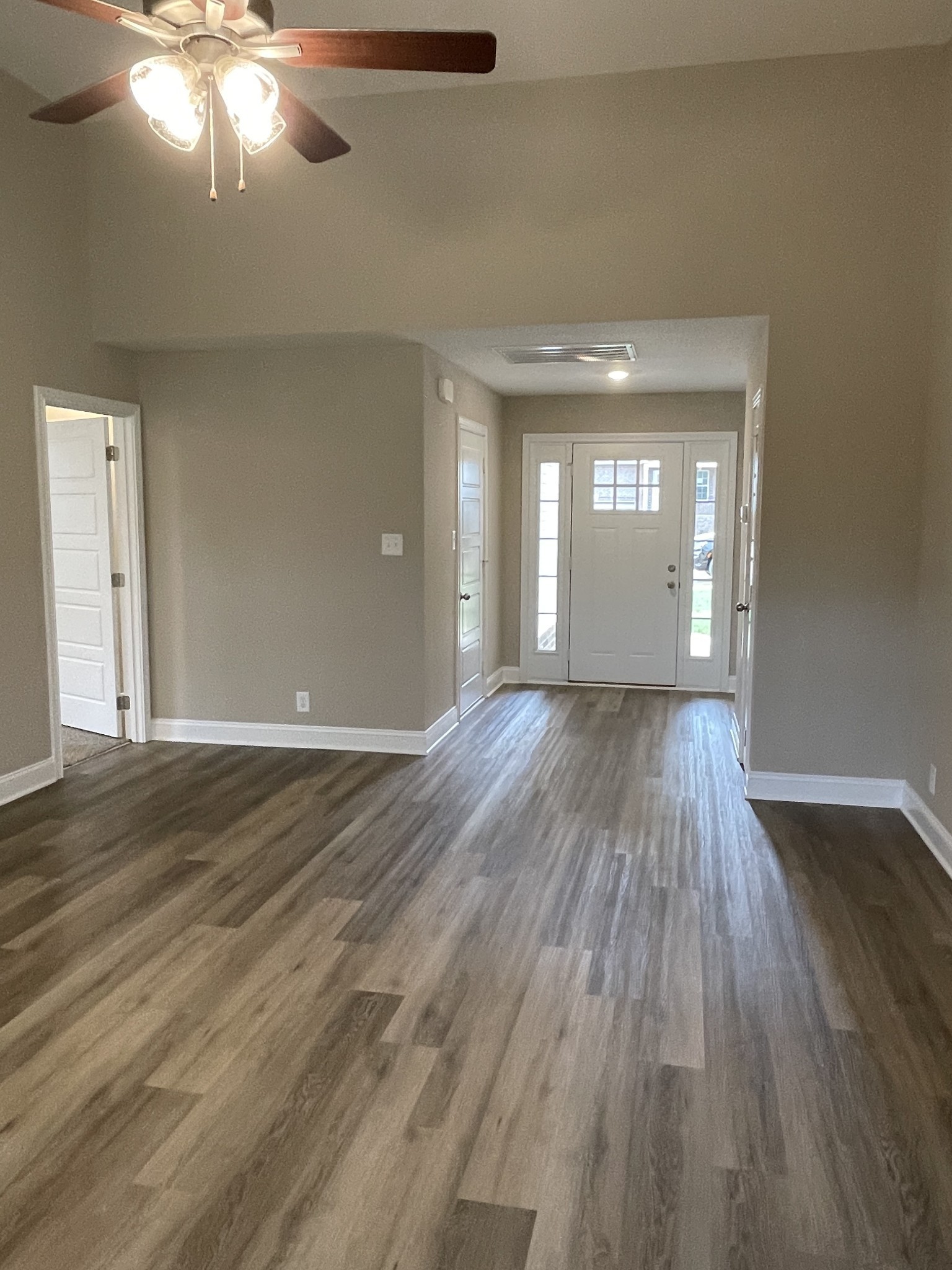 Clarksville, Tennessee 37040, United States, 3 Bedrooms Bedrooms, ,2 BathroomsBathrooms,Residential,Active,235272