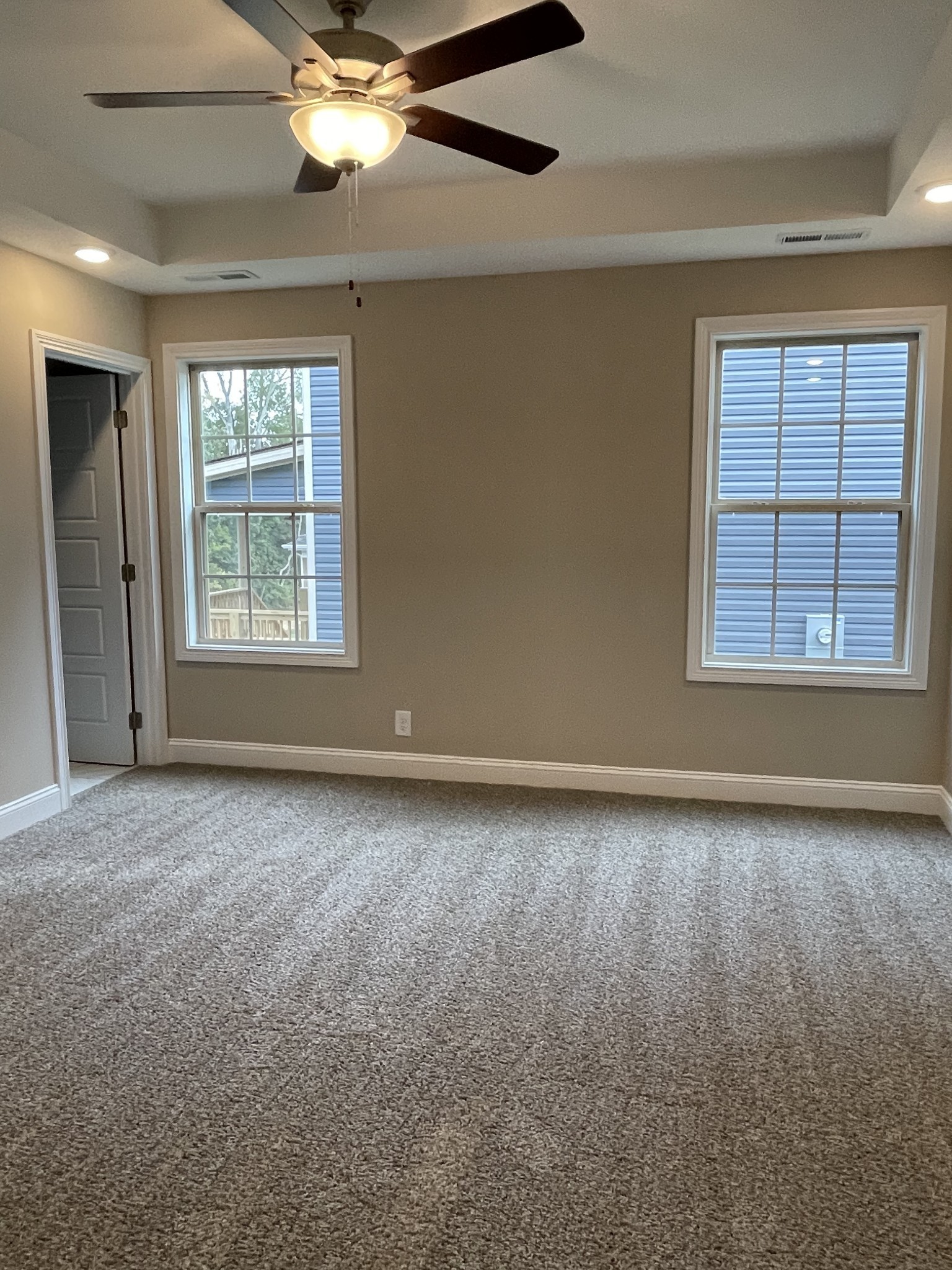 Clarksville, Tennessee 37040, United States, 3 Bedrooms Bedrooms, ,2 BathroomsBathrooms,Residential,Active,235272