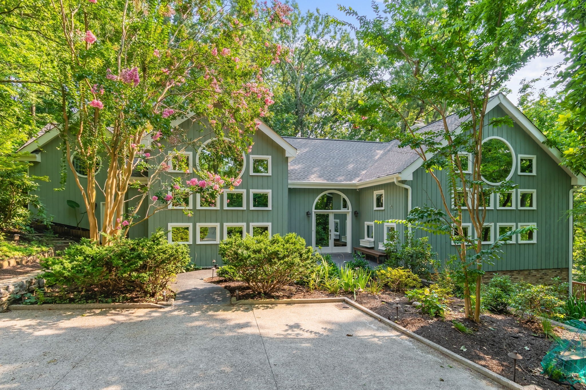 6038 Sherwood Ct