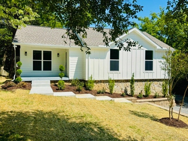listing at 604 Debbie Dr, Hermitage